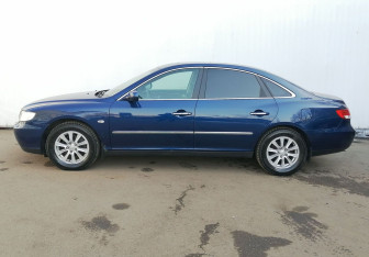 Подержанный автомобиль Hyundai Grandeur 2008 года (8 фото)