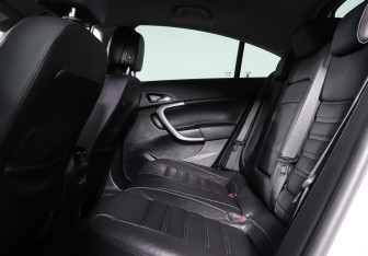 Подержанный автомобиль Opel Insignia Sedan 2014 года (22 фото)