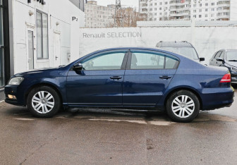 Подержанный автомобиль Volkswagen Passat Sedan 2012 года (8 фото)