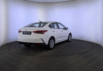 Подержанный автомобиль Hyundai Solaris Sedan 2021 года (5 фото)