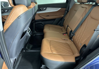 Подержанный автомобиль Chery Tiggo 8 Pro Max 2023 года (11 фото)