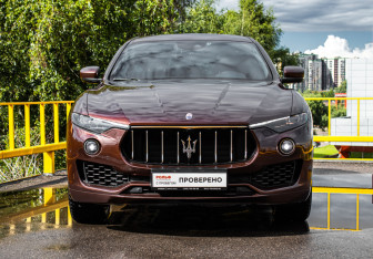 Подержанный автомобиль Maserati Levante 2017 года (2 фото)
