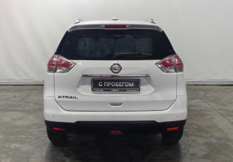 Подержанный автомобиль Nissan X-Trail 2015 года (5 фото)