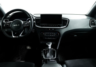 Подержанный автомобиль Kia Ceed Wagon 2021 года (9 фото)