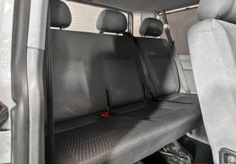 Подержанный автомобиль Volkswagen Caravelle 2010 года (8 фото)