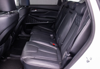 Подержанный автомобиль Hyundai Santa Fe 2022 года (11 фото)