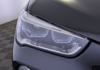 Подержанный автомобиль BMW X1 2018 года (11 фото)