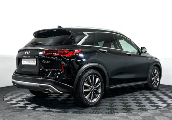 Подержанный автомобиль Infiniti QX50 2018 года (5 фото)