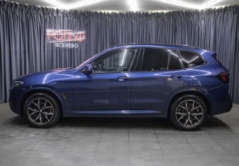 Подержанный автомобиль BMW X3 2022 года (8 фото)
