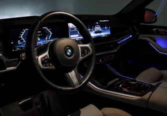 Подержанный автомобиль BMW X5 2025 года (20 фото)