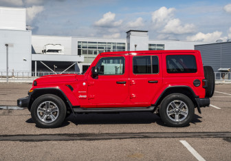 Подержанный автомобиль Jeep Wrangler 2018 года (11 фото)