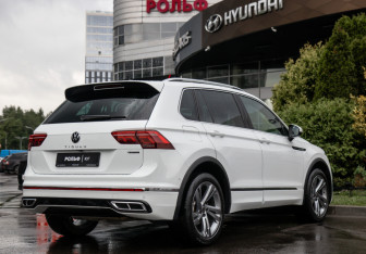 Подержанный автомобиль Volkswagen Tiguan 2022 года (4 фото)