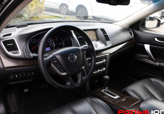 Подержанный автомобиль Nissan Teana 2012 года (7 фото)