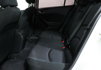 Подержанный автомобиль Mazda 3 Sedan 2014 года (14 фото)