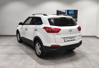 Подержанный автомобиль Hyundai Creta 2019 года (7 фото)