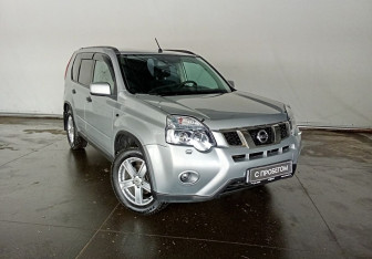 Подержанный автомобиль Nissan X-Trail 2012 года (3 фото)