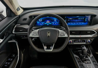 Подержанный автомобиль FAW Bestune T77 2022 года (14 фото)