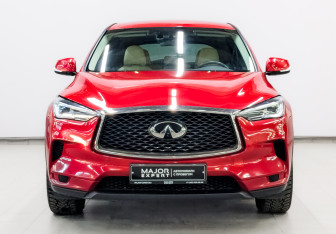 Подержанный автомобиль Infiniti QX50 2021 года (2 фото)