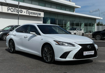 Подержанный автомобиль Lexus ES 2020 года (3 фото)