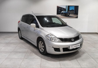 Подержанный автомобиль Nissan Tiida Hatchback 2011 года (3 фото)