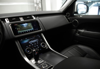 Подержанный автомобиль Land Rover Range Rover Sport 2020 года (22 фото)