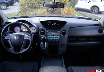 Подержанный автомобиль Honda Pilot 2008 года (12 фото)
