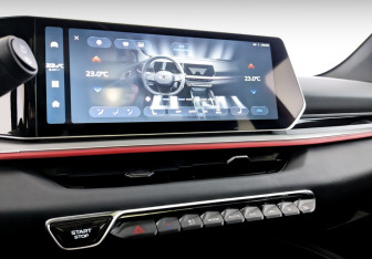 Подержанный автомобиль Geely Coolray 2024 года (29 фото)
