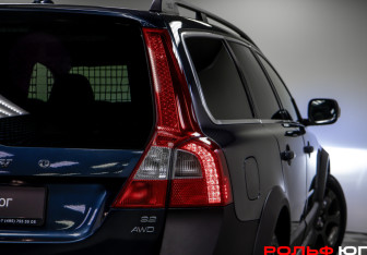 Подержанный автомобиль Volvo XC70 2008 года (22 фото)