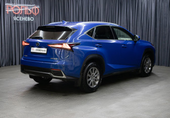 Подержанный автомобиль Lexus NX 2021 года (5 фото)