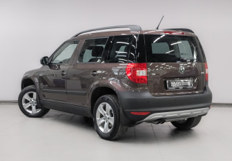 Подержанный автомобиль Skoda Yeti 2014 года (7 фото)