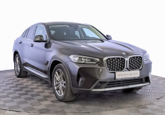Подержанный автомобиль BMW X4 2021 года (3 фото)