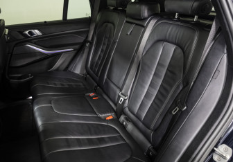 Подержанный автомобиль BMW X5 2019 года (17 фото)
