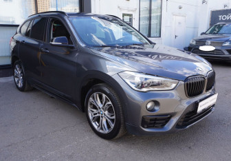 Подержанный автомобиль BMW X1 2018 года (3 фото)