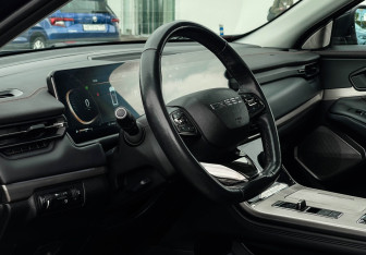 Подержанный автомобиль Exeed TXL 2021 года (13 фото)