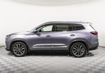 Подержанный автомобиль Chery Tiggo 8 Pro 2022 года (8 фото)