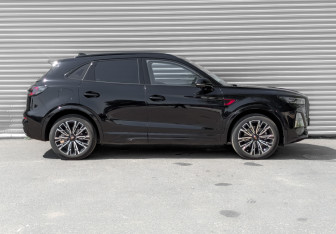 Подержанный автомобиль Hongqi HS5 2023 года (4 фото)