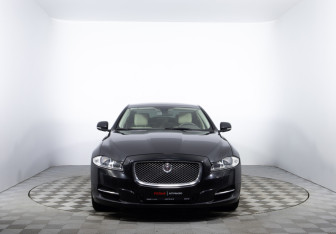 Подержанный автомобиль Jaguar XJ 2014 года (2 фото)