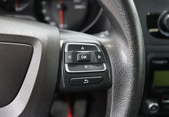 Подержанный автомобиль SEAT Leon Hatchback 2012 года (15 фото)