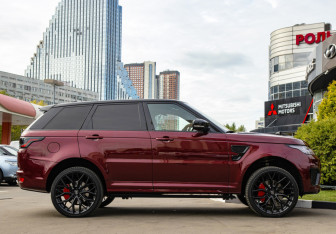 Подержанный автомобиль Land Rover Range Rover Sport 2015 года (3 фото)