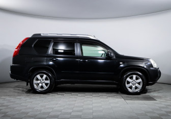 Подержанный автомобиль Nissan X-Trail 2008 года (4 фото)