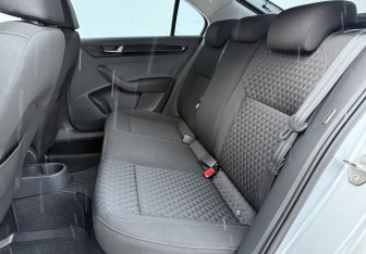 Подержанный автомобиль Skoda Rapid Liftback 2017 года (11 фото)