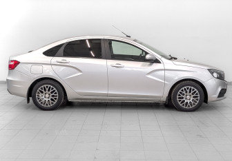 Подержанный автомобиль LADA (ВАЗ) Vesta Sedan 2019 года (4 фото)