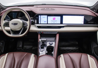 Подержанный автомобиль Geely Monjaro 2023 года (12 фото)