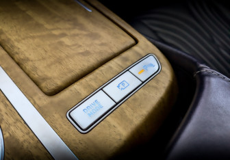 Подержанный автомобиль Genesis G80 2021 года (29 фото)