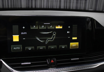 Подержанный автомобиль FAW Bestune B70 2023 года (20 фото)