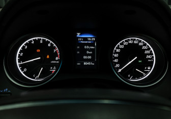 Подержанный автомобиль Toyota Camry Sedan 2022 года (13 фото)