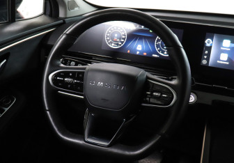Подержанный автомобиль Omoda C5 2023 года (14 фото)