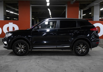 Подержанный автомобиль Geely Atlas 2020 года (8 фото)