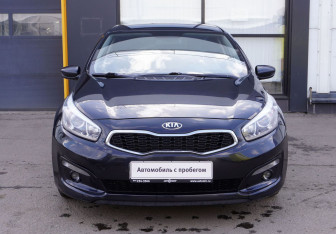 Подержанный автомобиль Kia Ceed Hatchback 2017 года (2 фото)