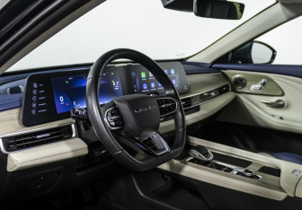 Подержанный автомобиль Chery Arrizo 8 2023 года (10 фото)